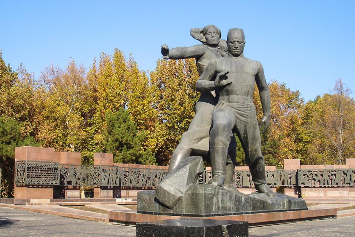 монумент мужества