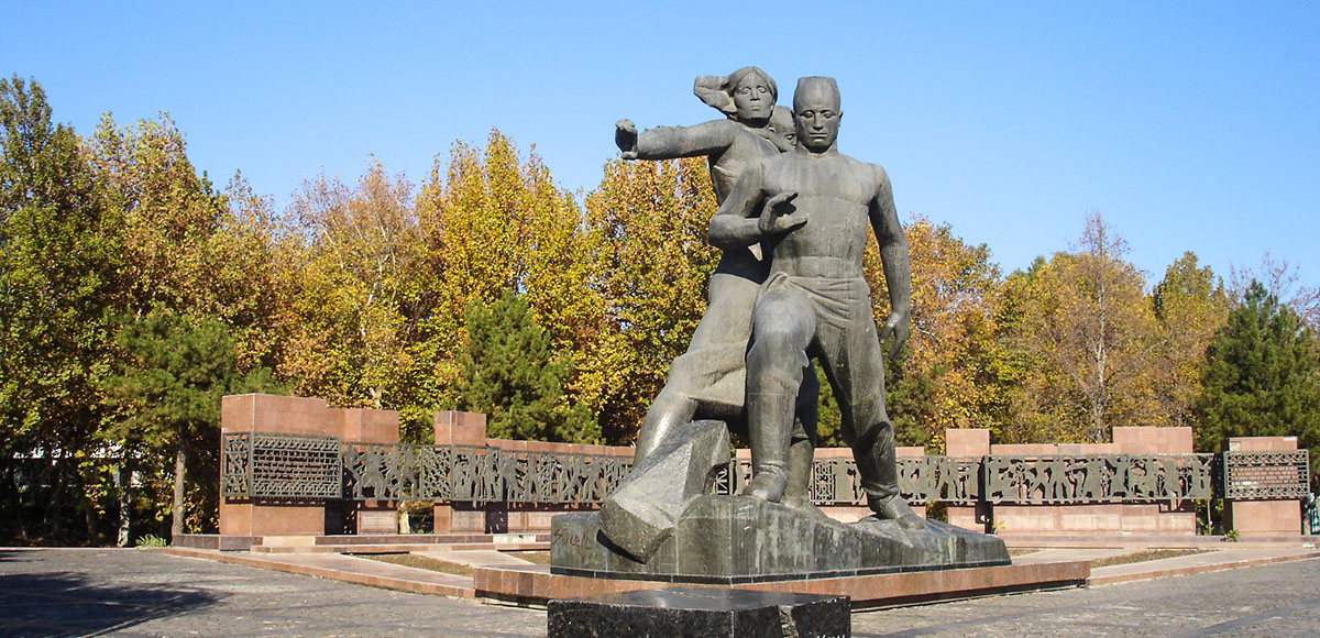 монумент мужества