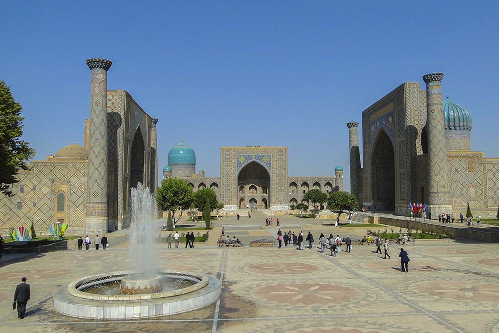 Площадь регистан