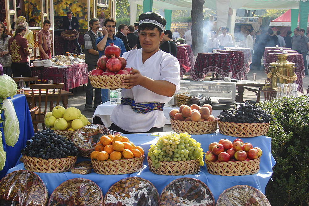 базар и фрукты