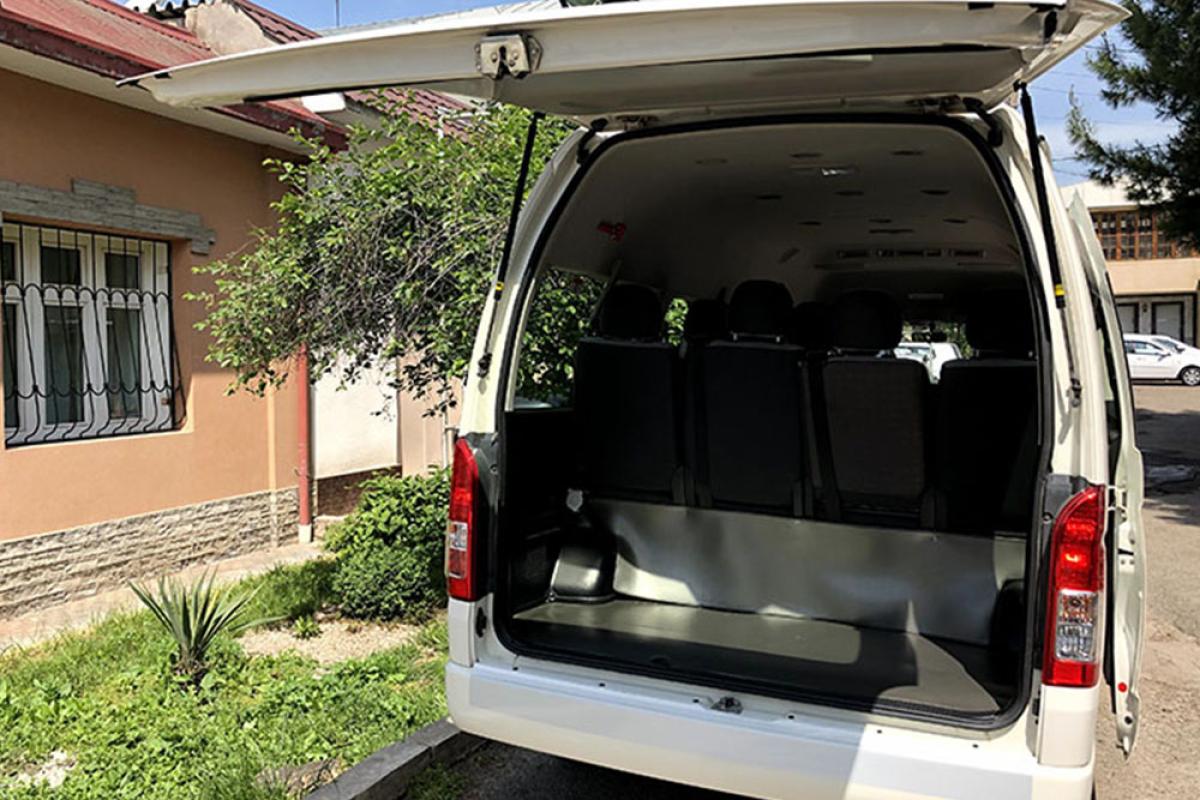 Микро-автобус Toyota Hiace 10 чловек